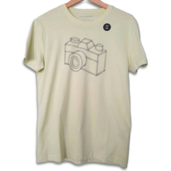 BANANA REPUBLIC Yellow Camera Graphic Short Sleeve Crewneck T-shirt Men's Sz XS - Picture 2 of 13